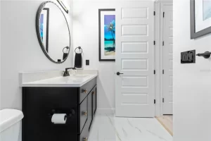 How to Make a small bathroom look bigger