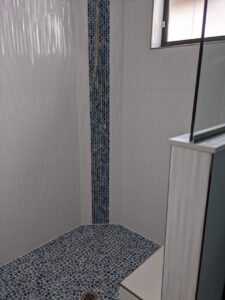 tile shower with border